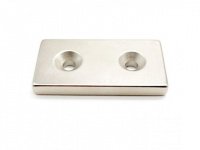 Неодимовый магнит призма 35х15х3 мм с двумя зенковками 4/8 мм Maxpull